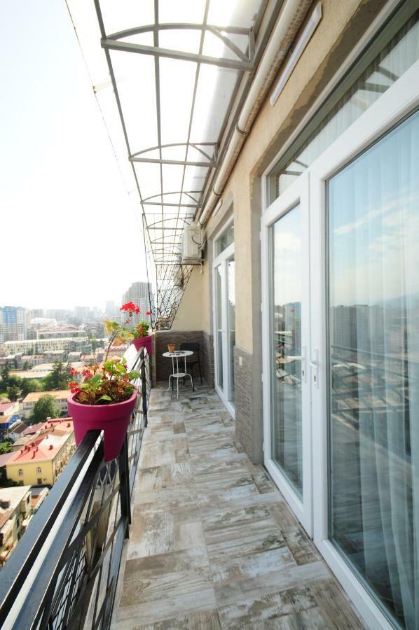Apartments With A View Of The Trinity Holy Batumi Bagian luar foto