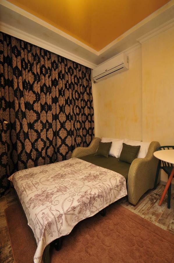Apartments With A View Of The Trinity Holy Batumi Bagian luar foto