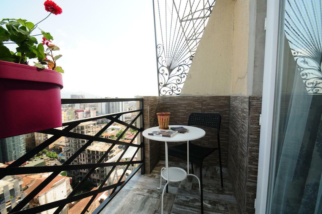 Apartments With A View Of The Trinity Holy Batumi Bagian luar foto