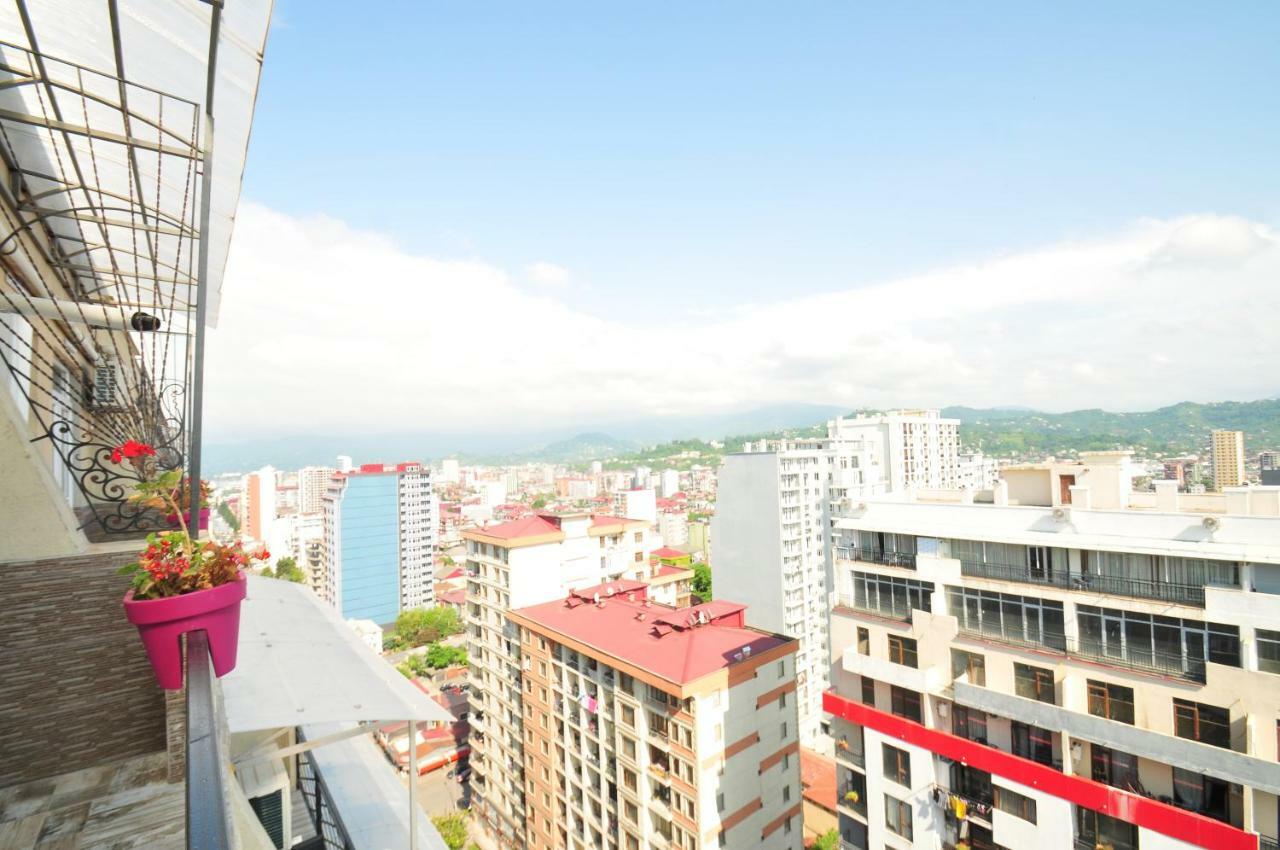 Apartments With A View Of The Trinity Holy Batumi Bagian luar foto