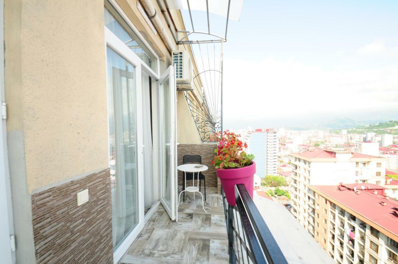 Apartments With A View Of The Trinity Holy Batumi Bagian luar foto