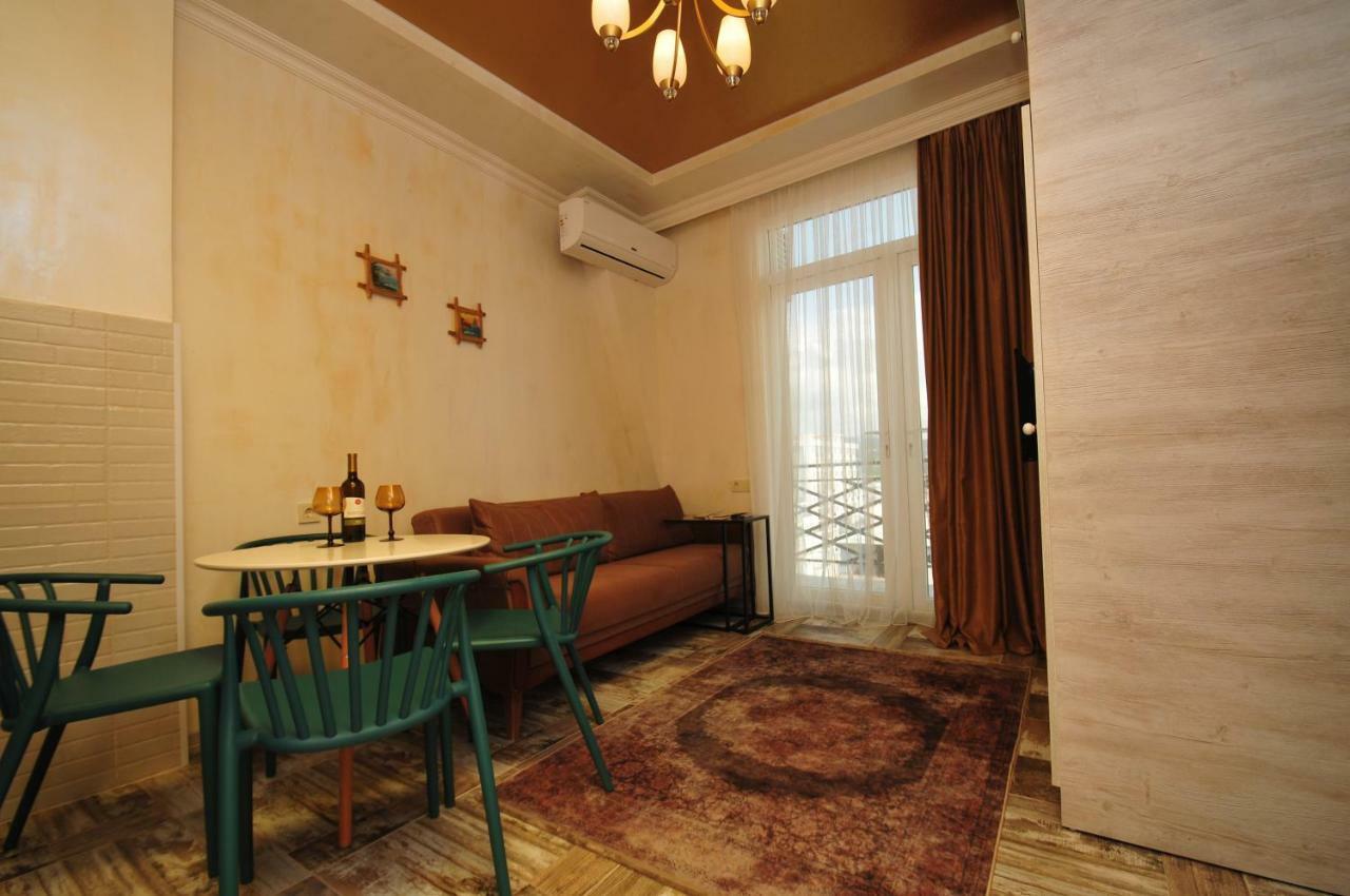 Apartments With A View Of The Trinity Holy Batumi Bagian luar foto