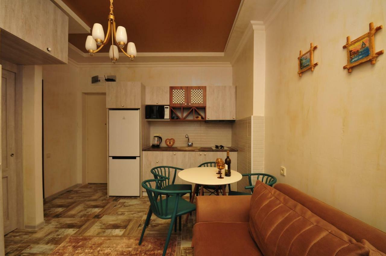 Apartments With A View Of The Trinity Holy Batumi Bagian luar foto