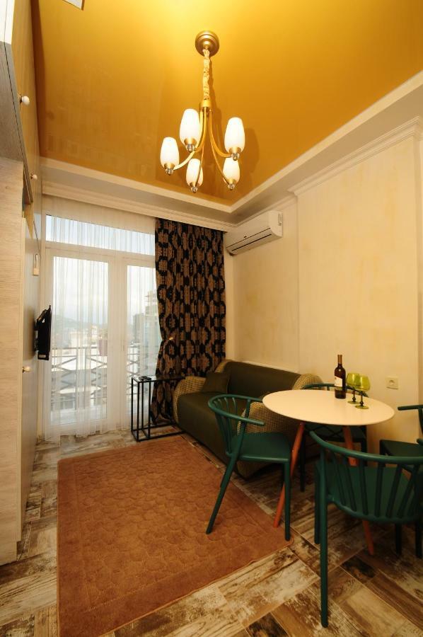 Apartments With A View Of The Trinity Holy Batumi Bagian luar foto